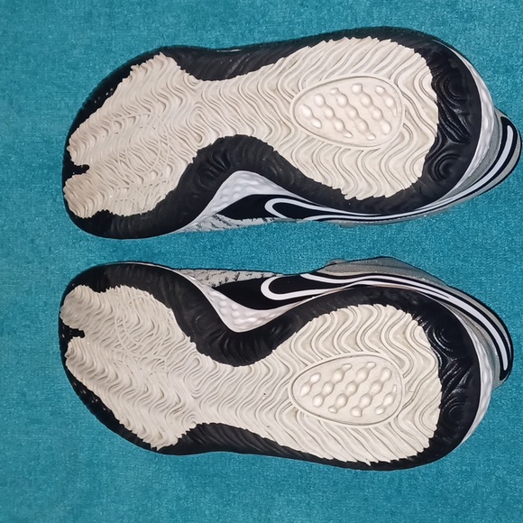 Kevin Durant nikes - Picture 4 of 4